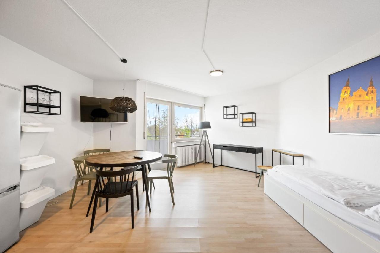 Sali Homes - Fewo Bluehendes Barock Людвигсбург Экстерьер фото